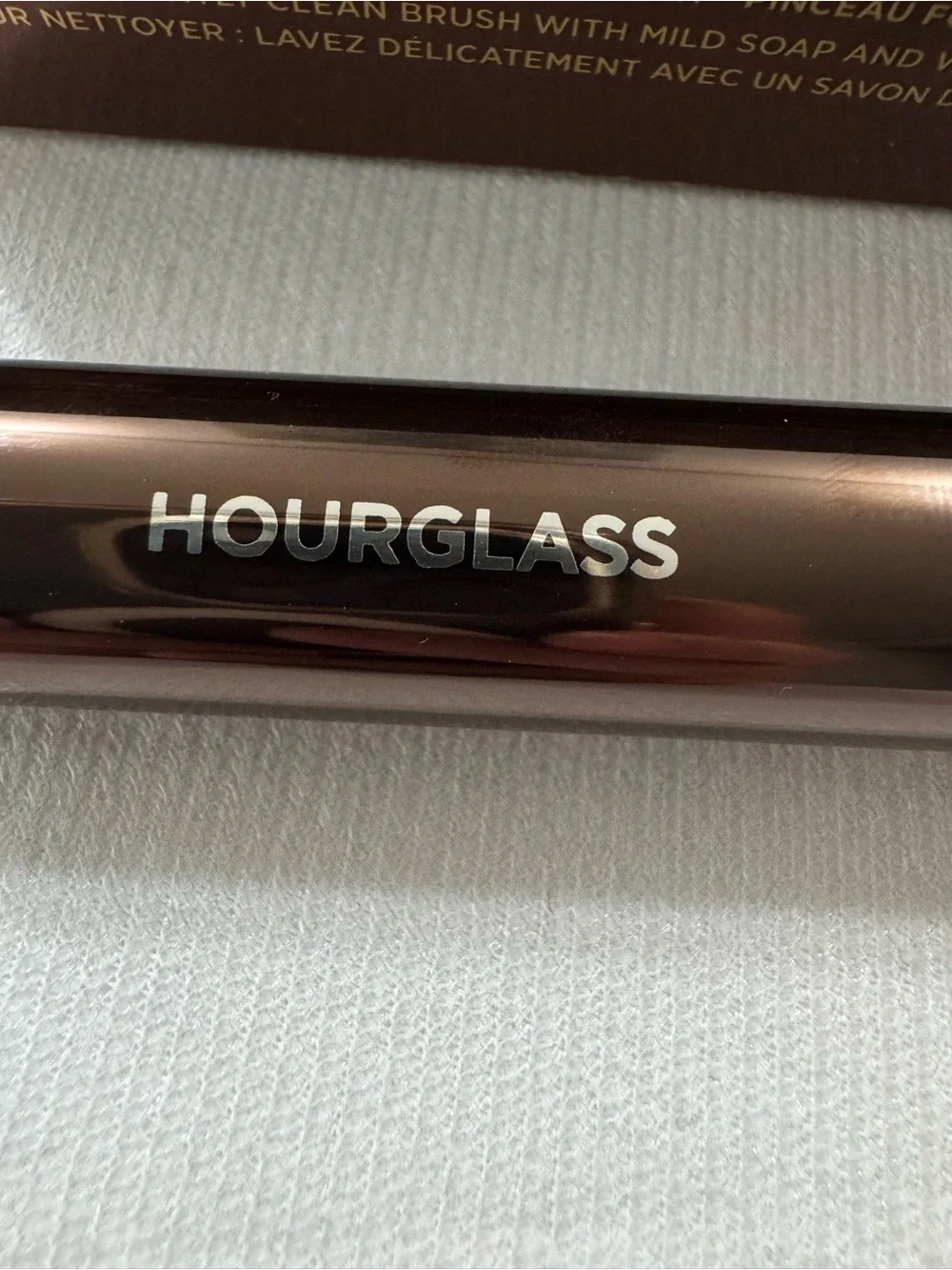 Hourglass Ambient Soft Glow Foundation Brush